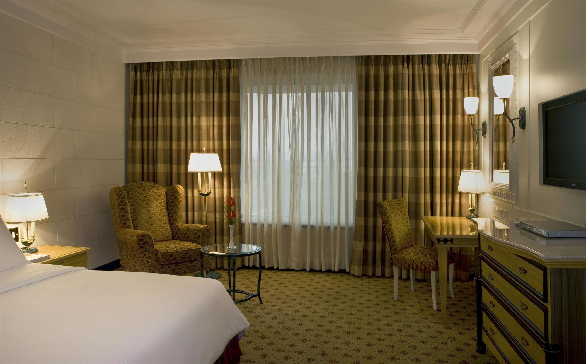 Sheraton Grand Bund Garden 5*